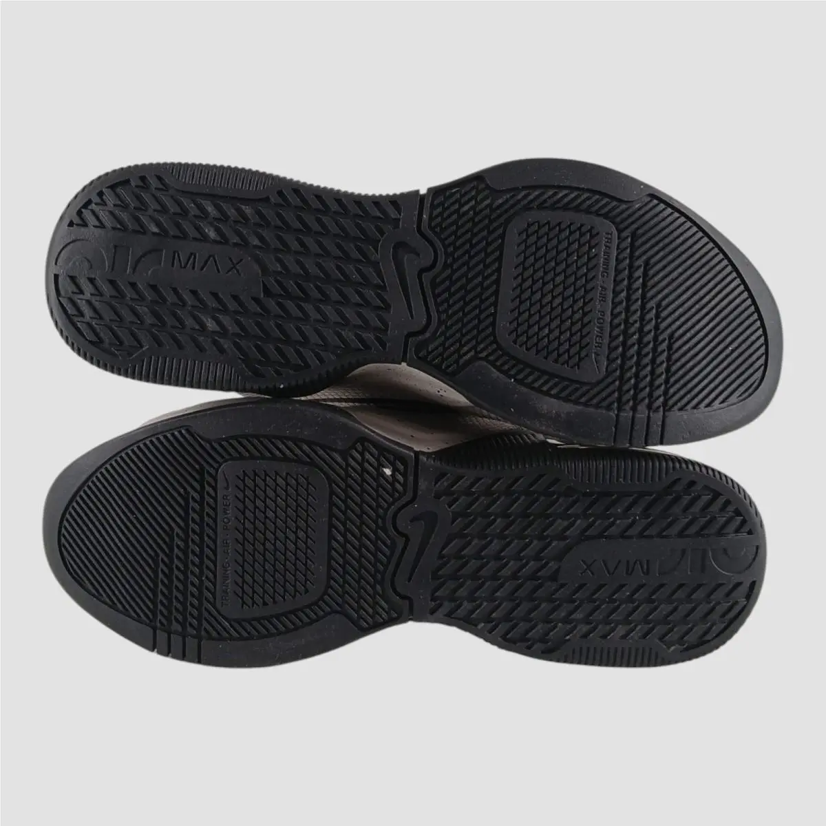 Nike shoes - As in Pic 4