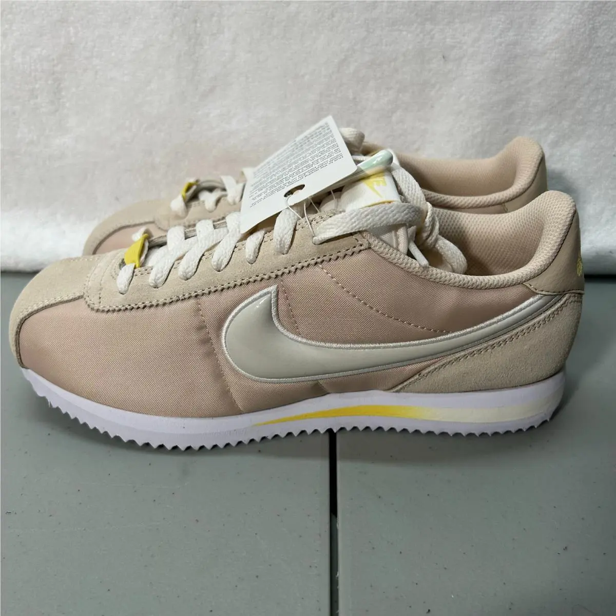 Womens Size 8 Pink Cortez FL1 Alabaster Soft Athletic Shoes by Nike