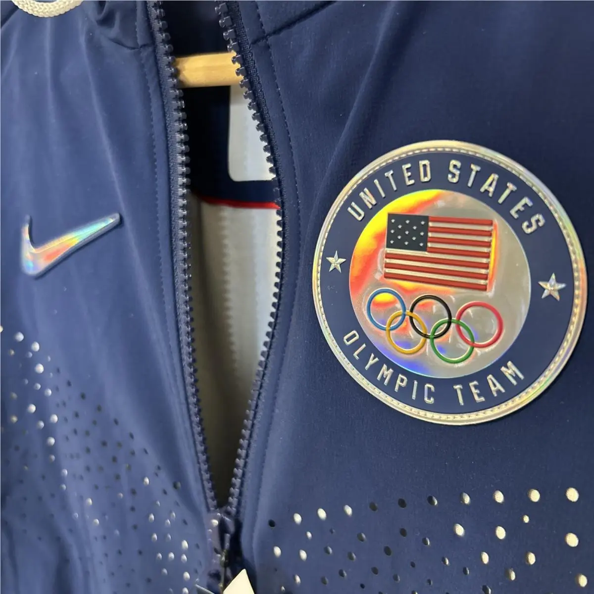 Nike clothing - Blue (UPC: 0197594034587) 4