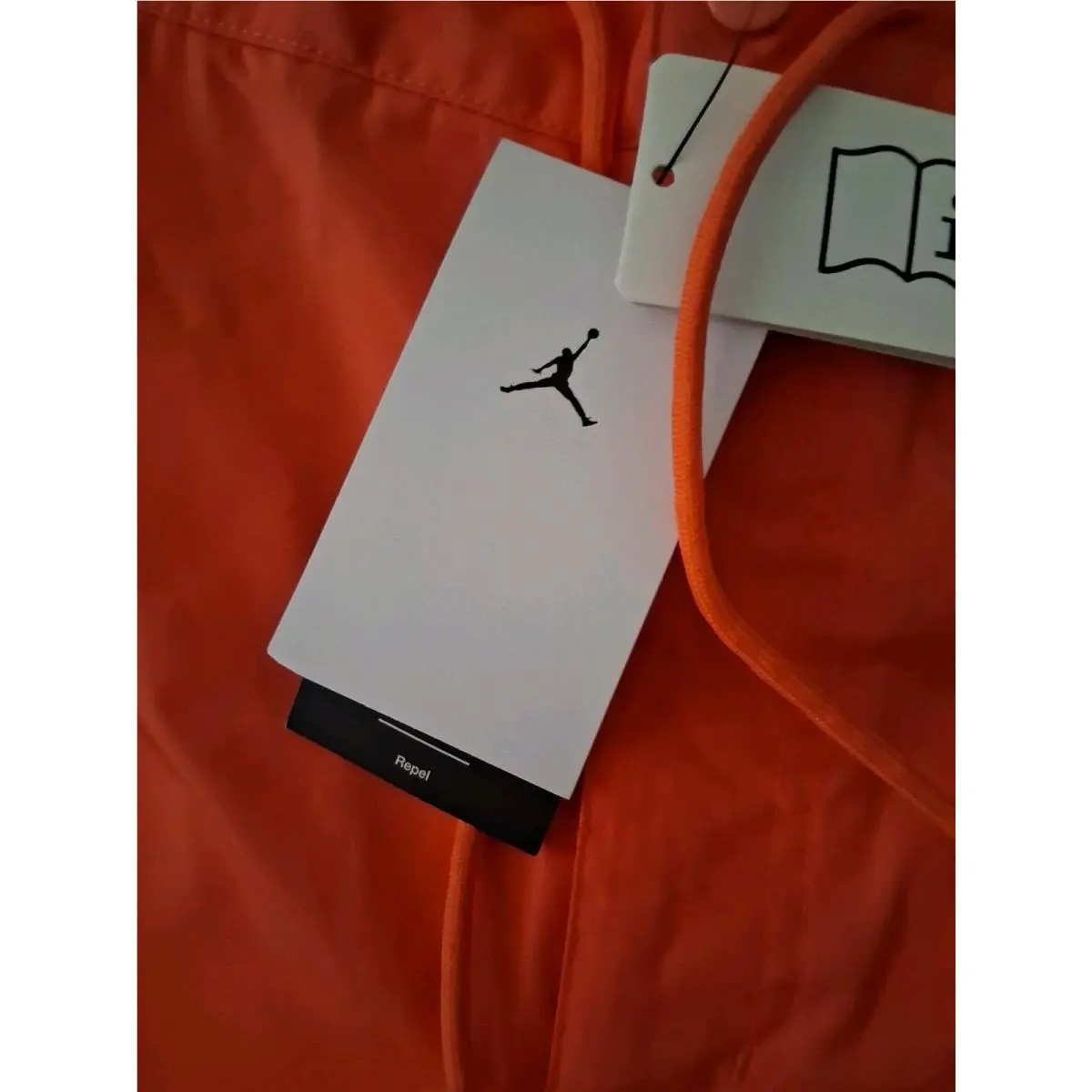 Nike clothing - peach (UPC: 196156385310) 4
