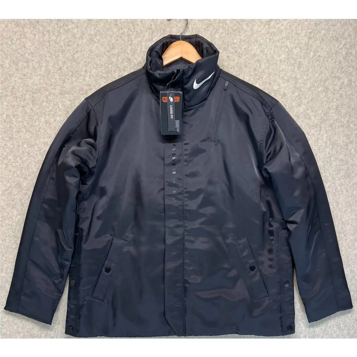 Nike Sportswear Womens Thermore Loose Fit Synthetic Fill Jacket Black M