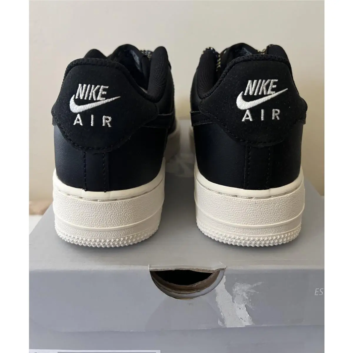 Nike shoes - Nike Air Force 1 LV8 1 - HQ1907 001 - Black/Saturn Gold 11