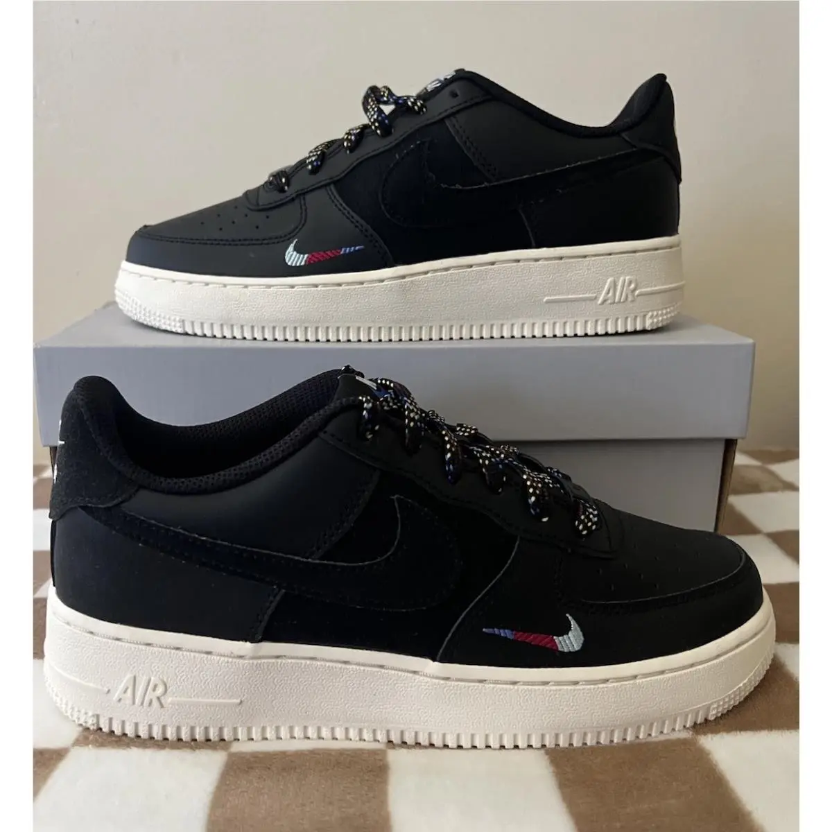 Nike shoes - Nike Air Force 1 LV8 1 - HQ1907 001 - Black/Saturn Gold 1