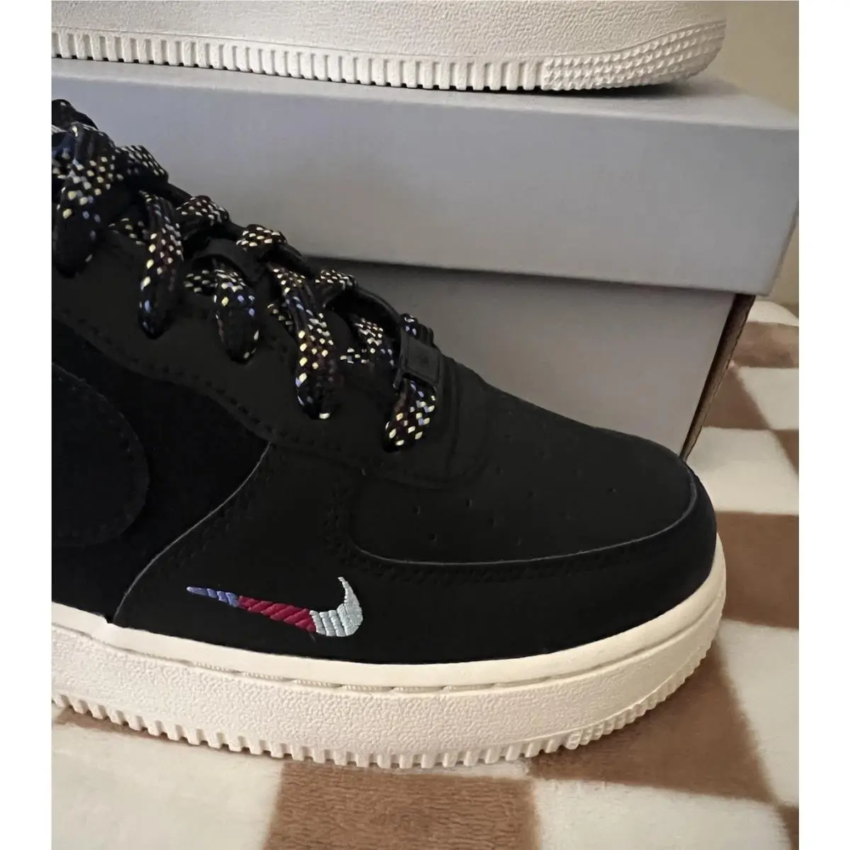 Nike shoes - Nike Air Force 1 LV8 1 - HQ1907 001 - Black/Saturn Gold 2
