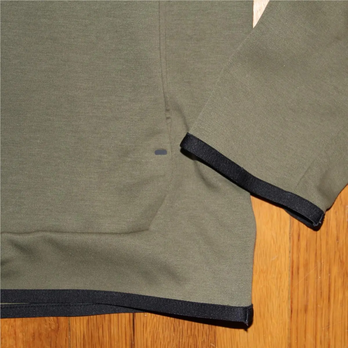 Nike clothing - DD5174-222 - DD5174-222 - Green (UPC: 195871894831) 3