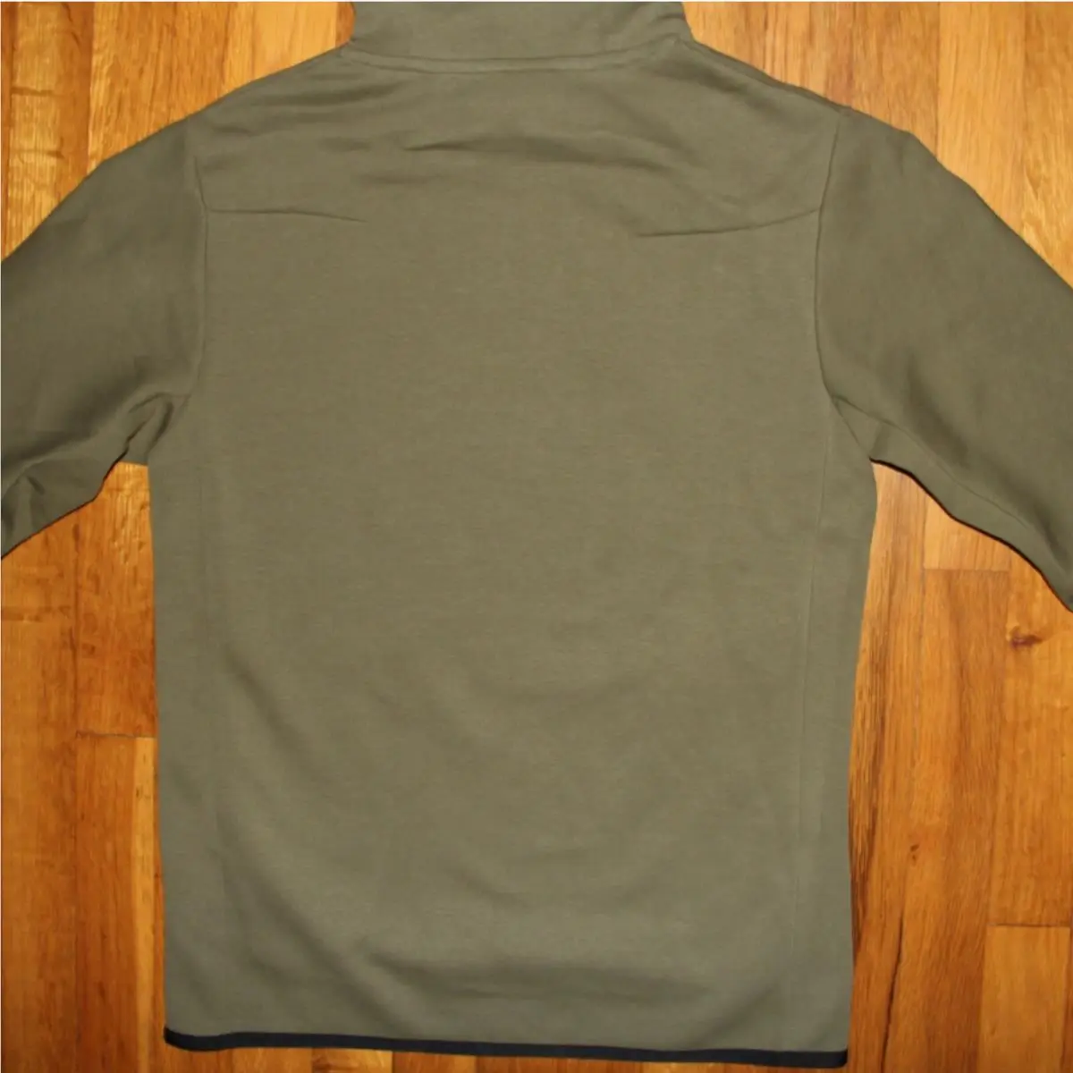 Nike clothing - DD5174-222 - DD5174-222 - Green (UPC: 195871894831) 4