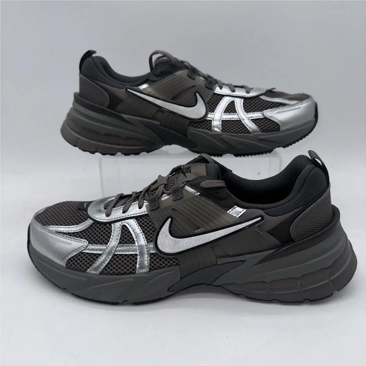 Nike Men`s Size 12 V2K Run HQ1678 200 Gray / Silver Running Sneaker
