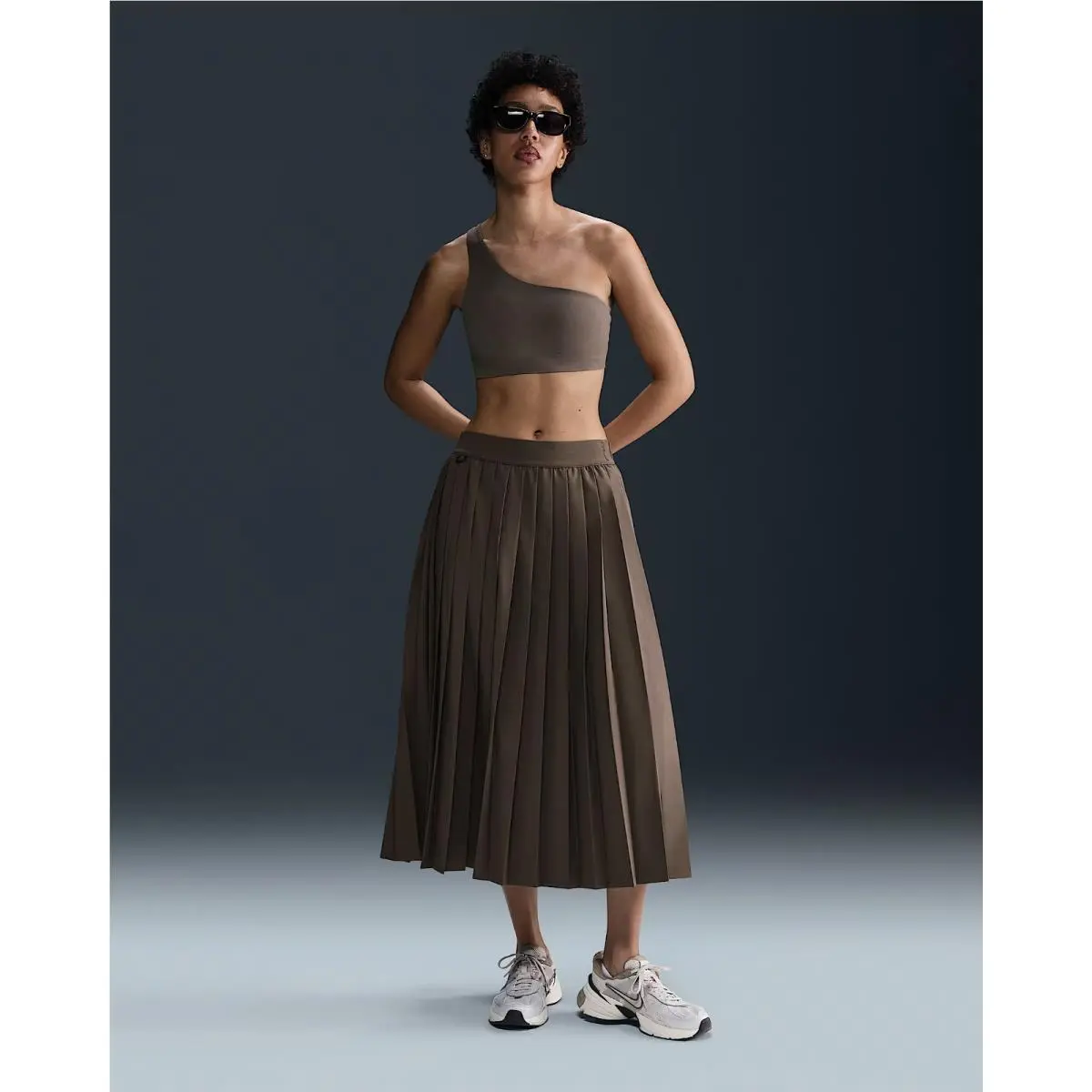 Nike Women`s Dri Fit 24.7 Perfect Stretch Midi Pleated Skirt Large