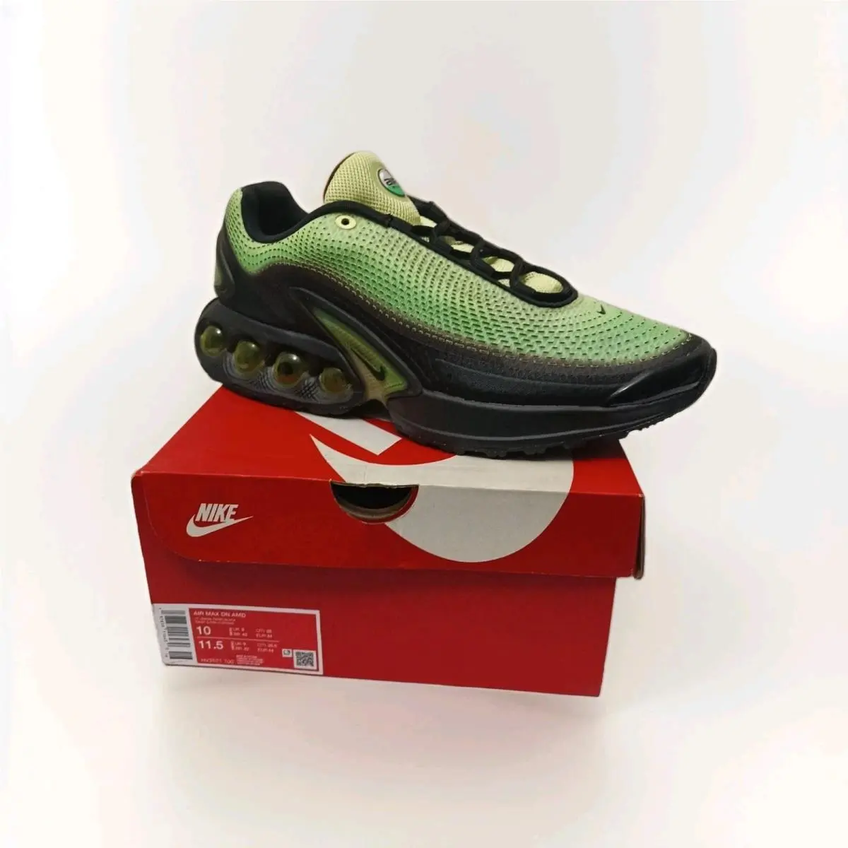 Size 10 Nike Air Max Dn LT Lemon Twist/ Black