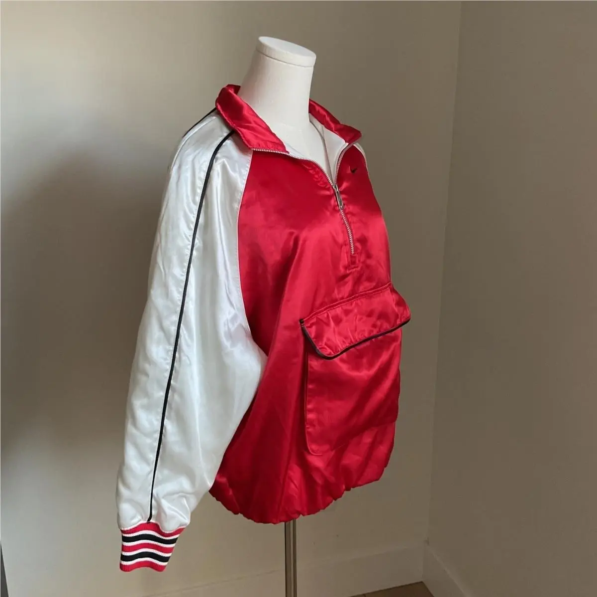 Nike clothing - Red 9