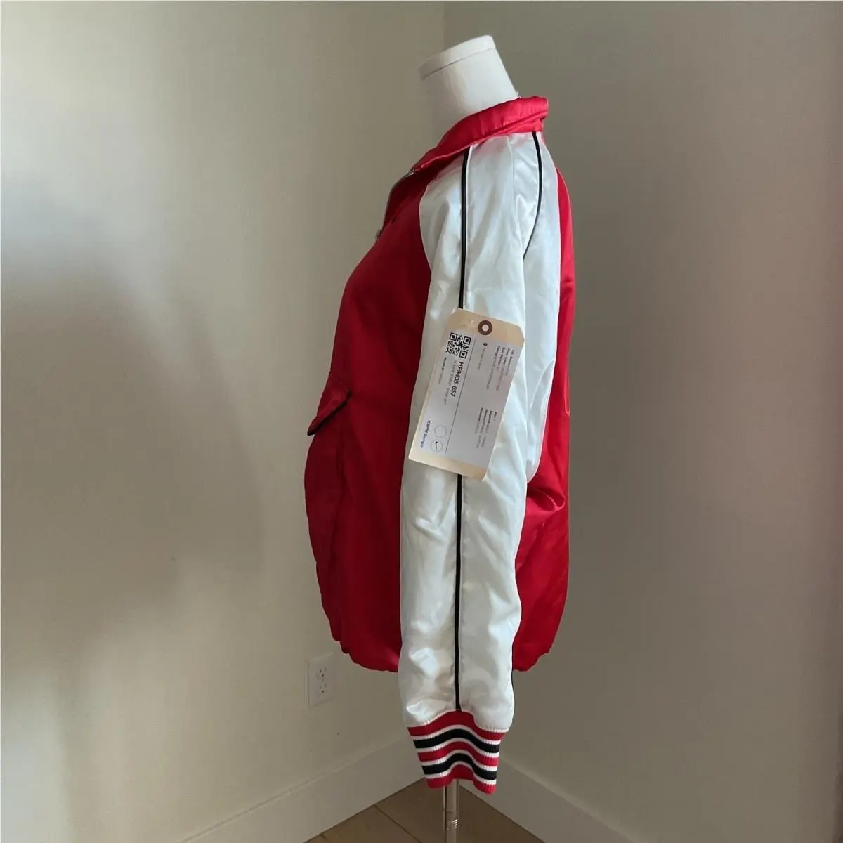 Nike clothing - Red 4