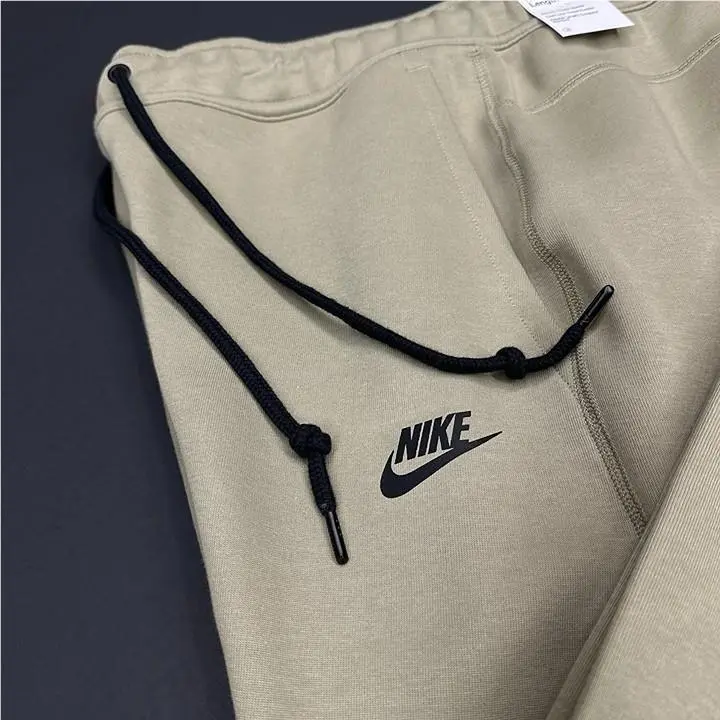 Nike clothing - Neutral Olive 0