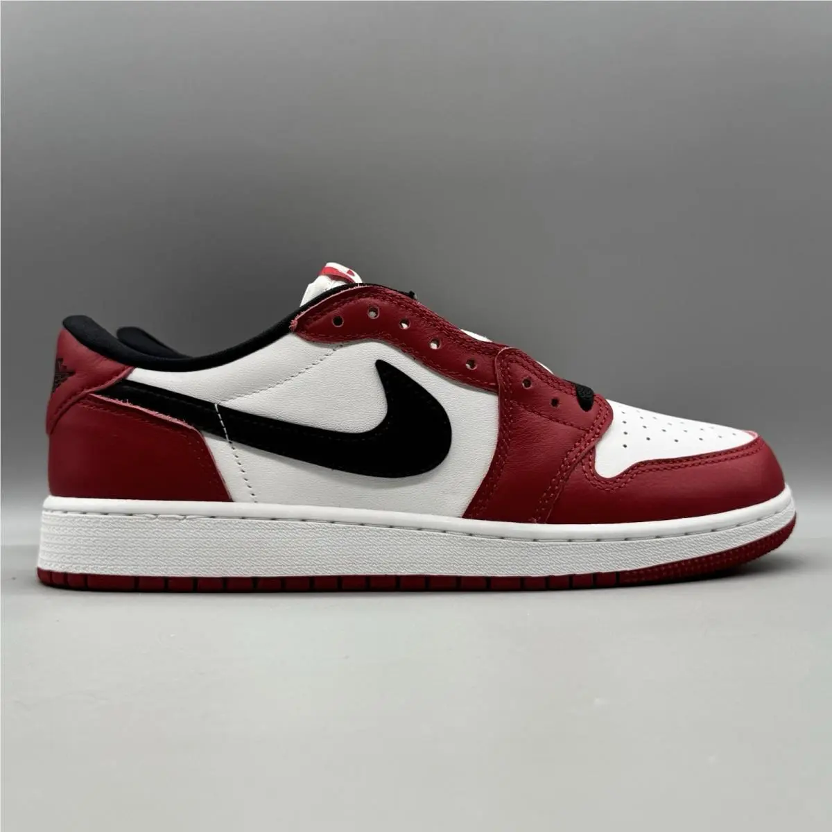 Nike Jordan 1 Retro Low OG Chicago 2025 Size 7Y HQ6998-600 GS HQ6999-600