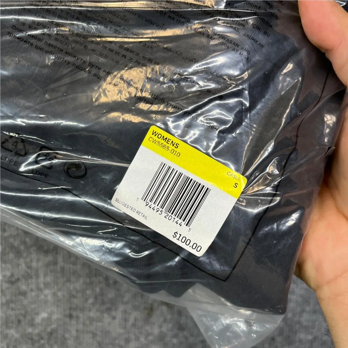 Nike clothing - CW5565-010 RN#56323 - Black (UPC: 194495201445) 17
