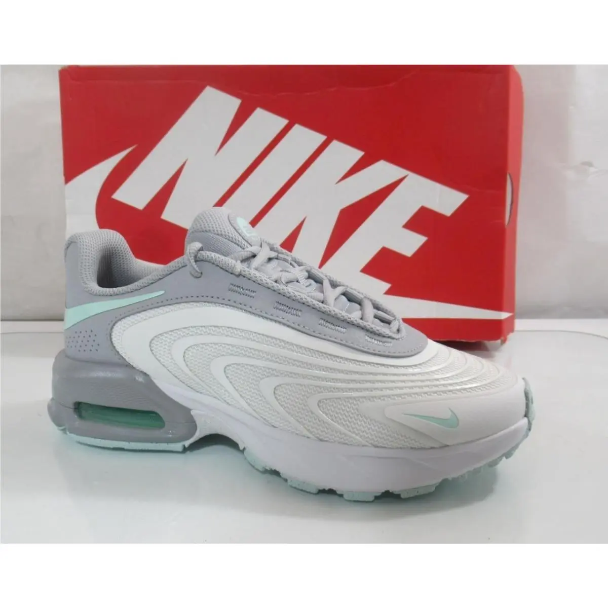Nike Women`s Air Max Fire Running Sneakers Lace Up Summit White / Mint Foam Size 7