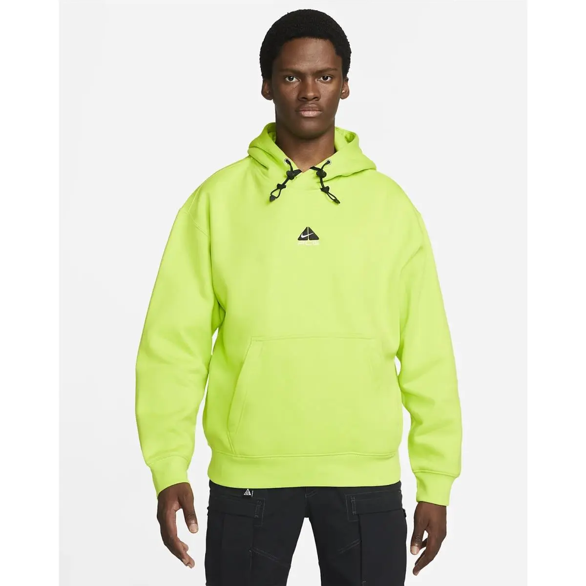 Nike clothing - Green (UPC: 195243806417) 0