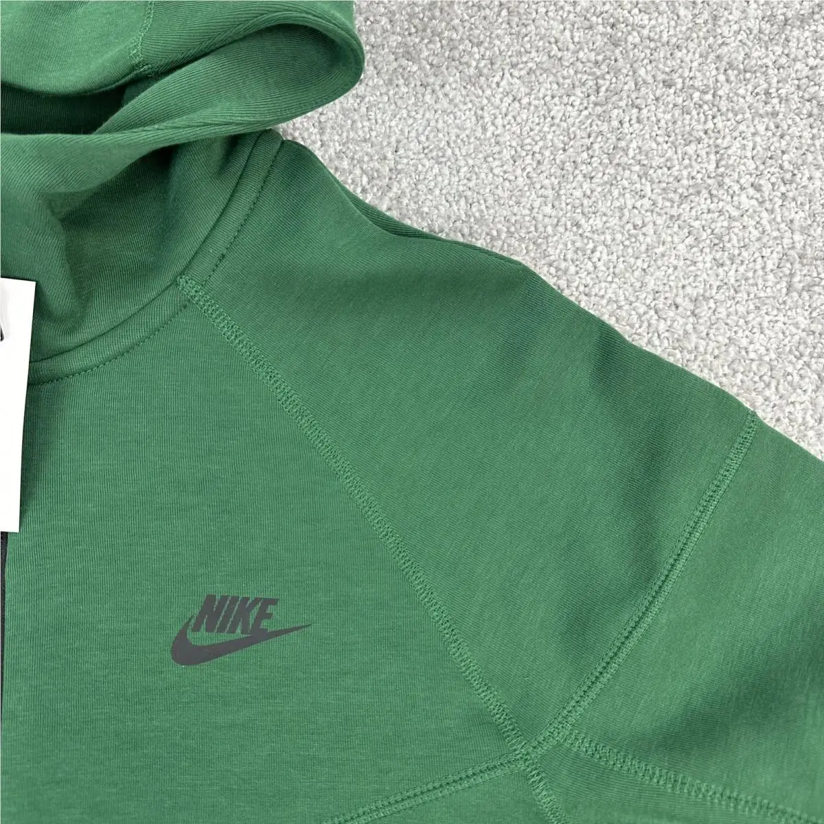 Nike clothing - Green (UPC: 197598939062) 3