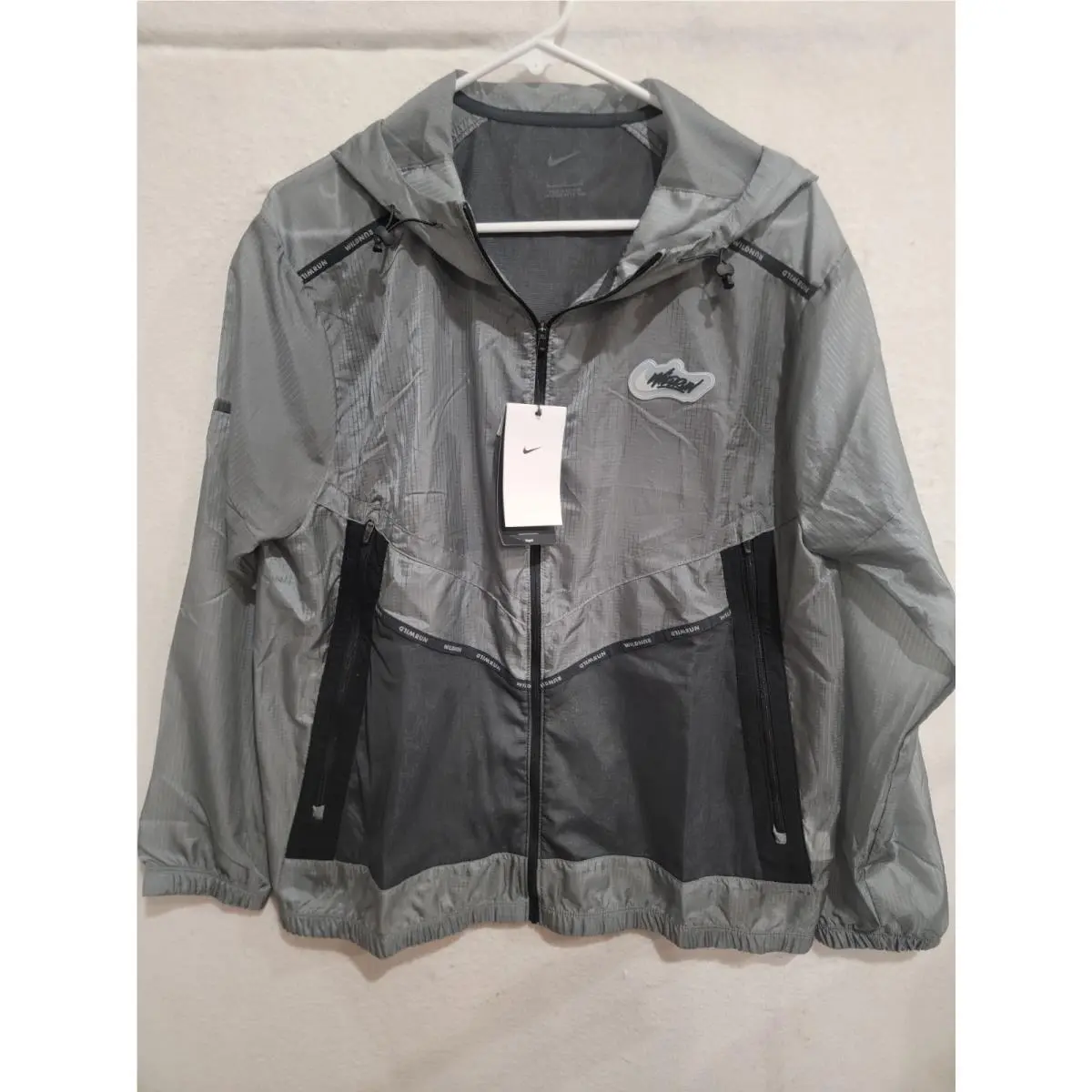 ​nike Wild Run Windrunner Jacket Mens L Gray Repel Hooded Running DD5392-084