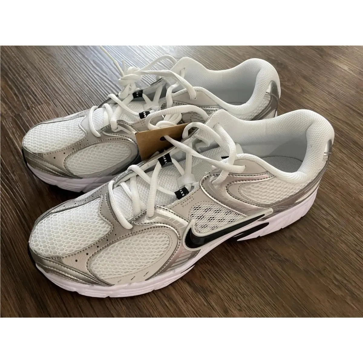 V5 Rnr White Black Metallic Silver Men`s 12 Women’s 13 5 HJ5228-104 by Nike