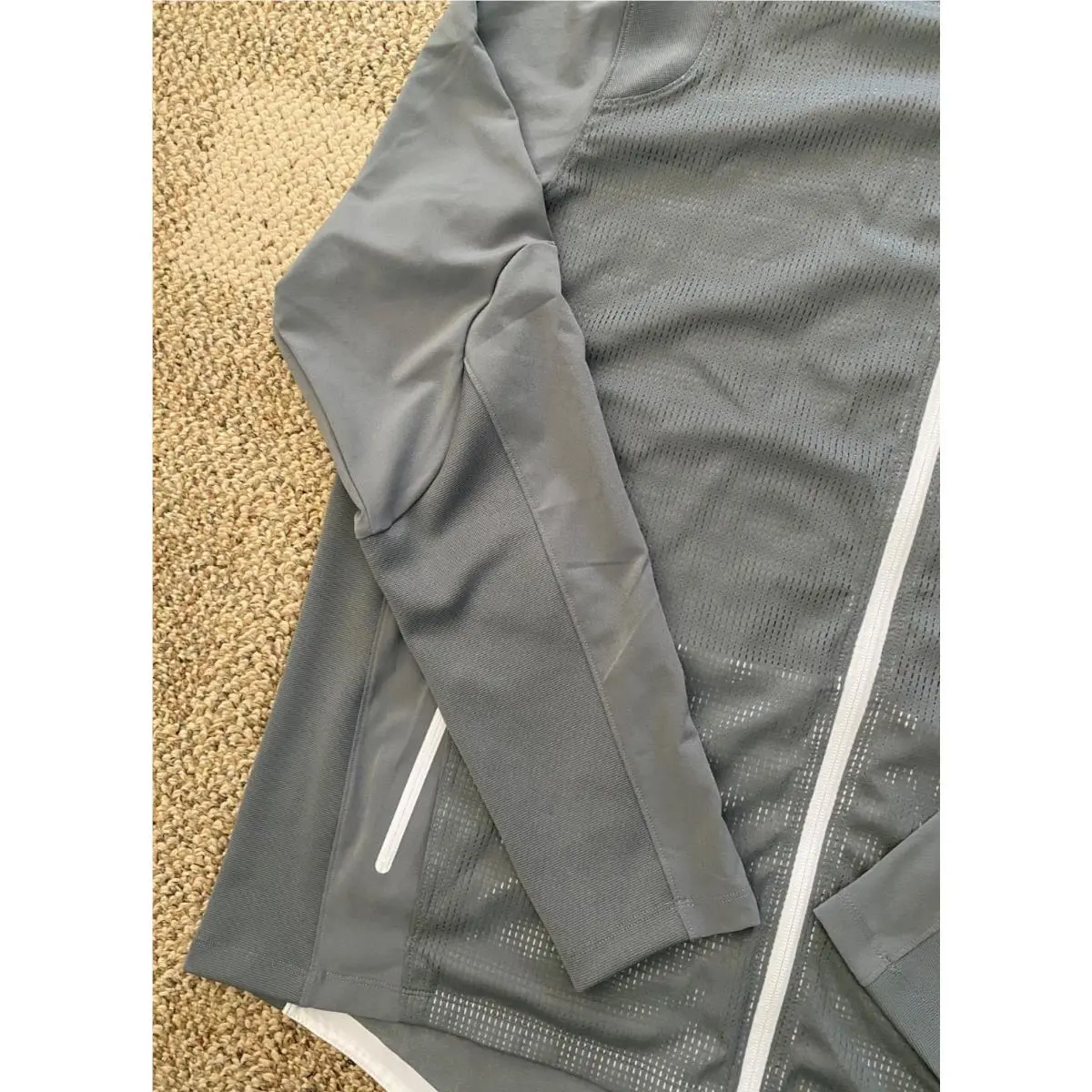Nike clothing - Gray (UPC: 826218273902) 0
