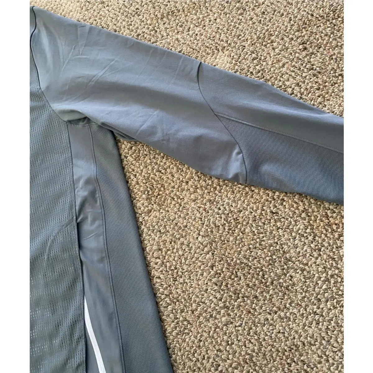 Nike clothing - Gray (UPC: 826218273902) 2