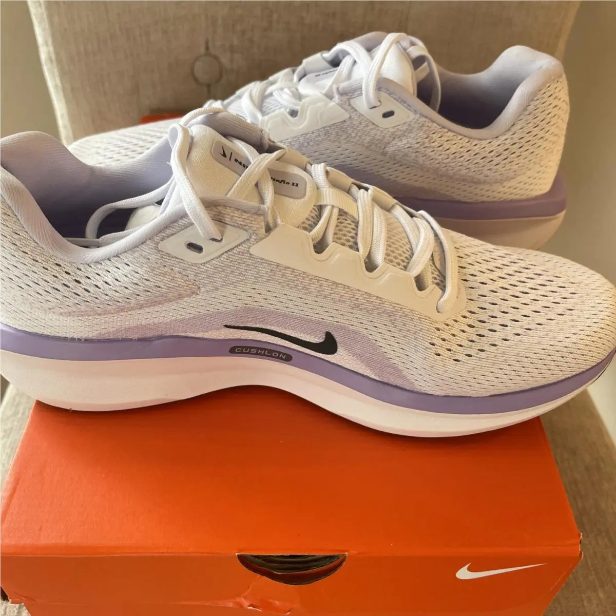 Air Winflo 11 White Anthracite Hydrangeas Women FJ9510-106 w Box sz10 by Nike
