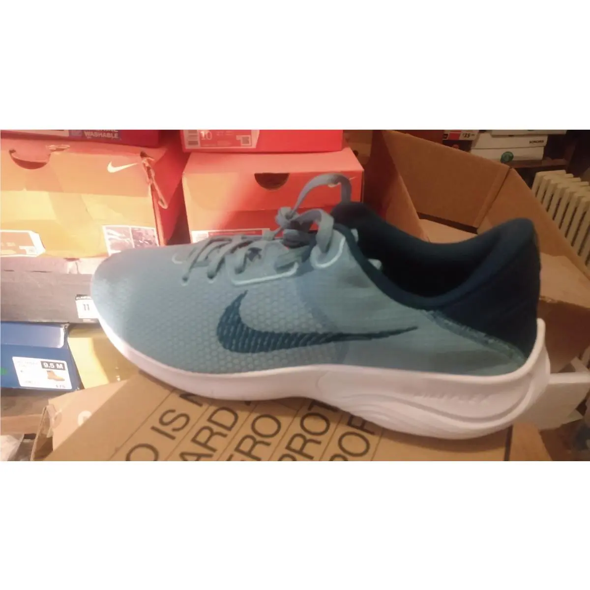 Flex Experience Men`s Sneakers Size 10.5M by Nike
