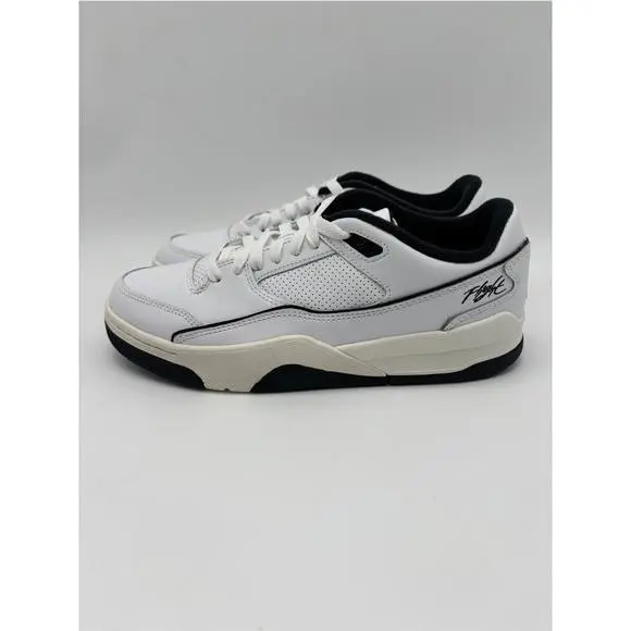 Nike shoes - White 3