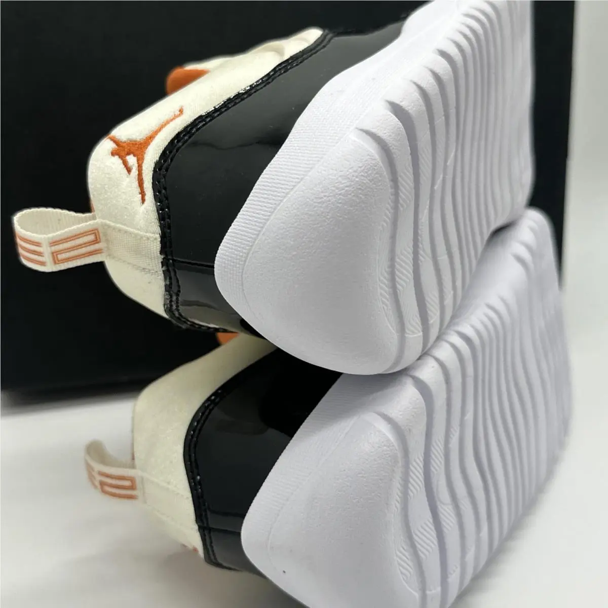 Nike shoes - Air Jordan 11 - Air - Black, White, Orange (UPC: 0193151910929) 7