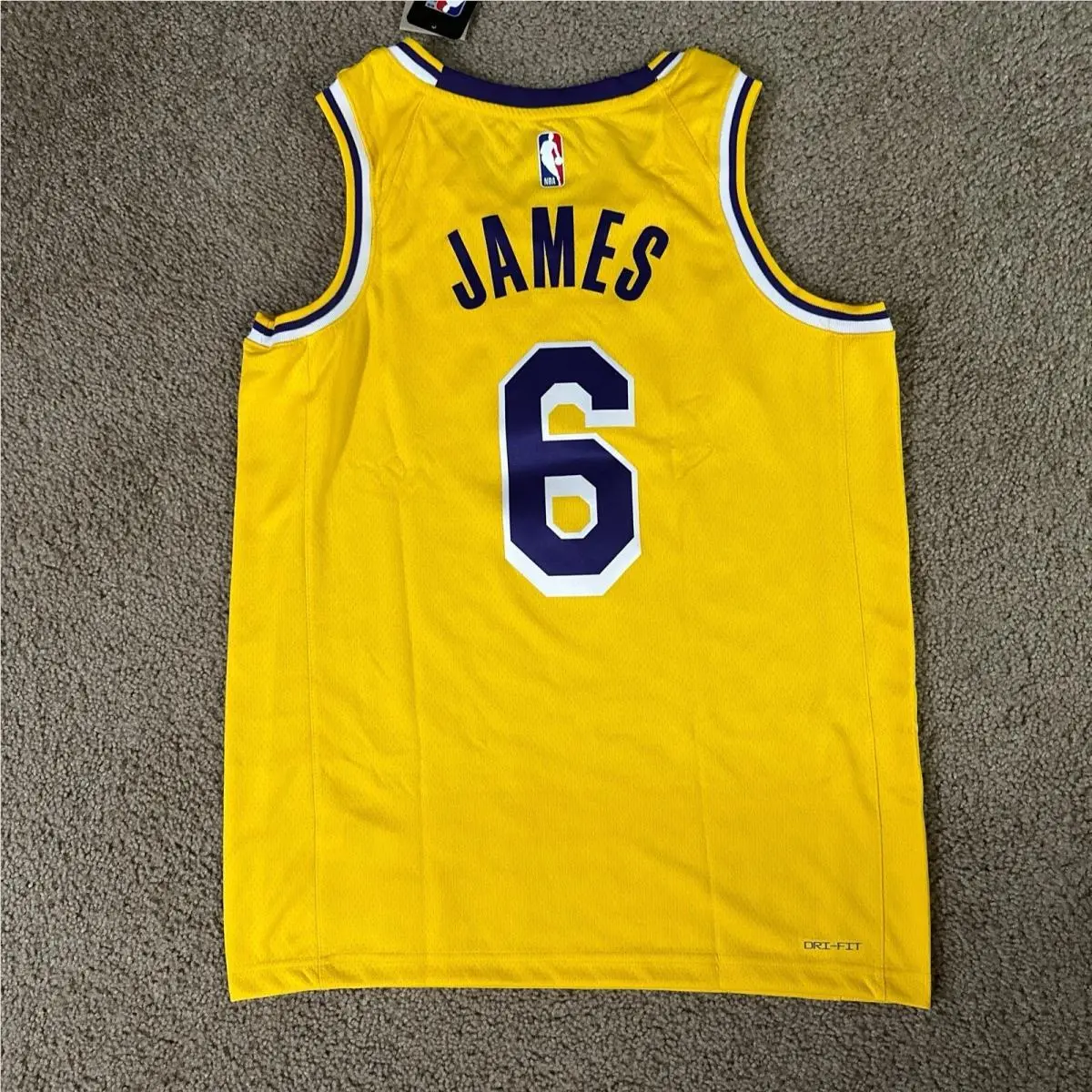 Nike clothing - NA - Yellow 3