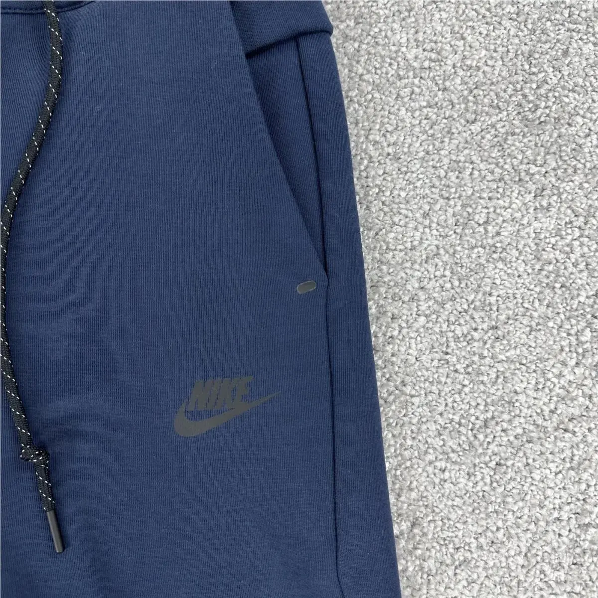 Nike clothing - Blue (UPC: 197602937022) 2