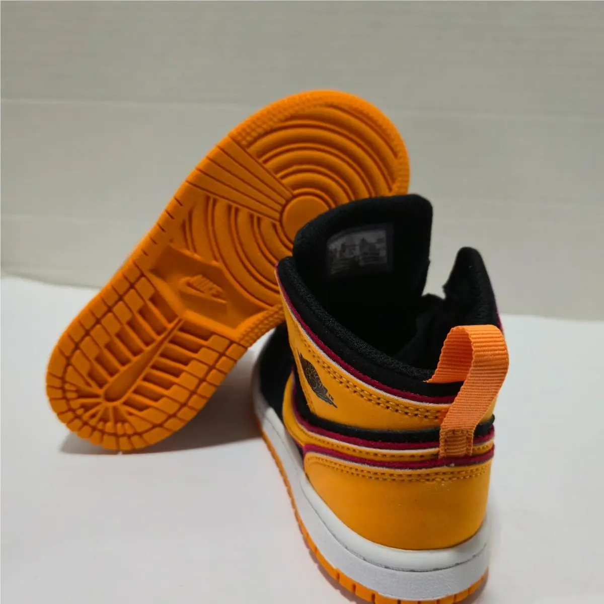 Nike shoes - Jordan 1 - FJ4926-008 - Orange 3