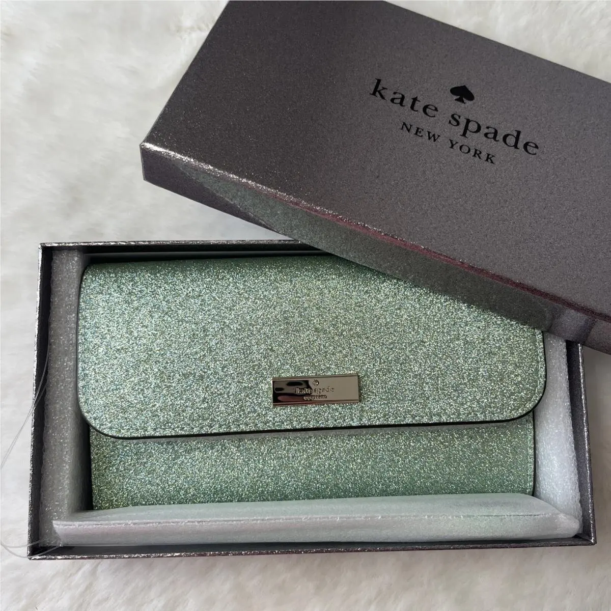 New Kate Spade Glimmer Boxed Medium Flap Phone Wristlet Wallet Seawater Green