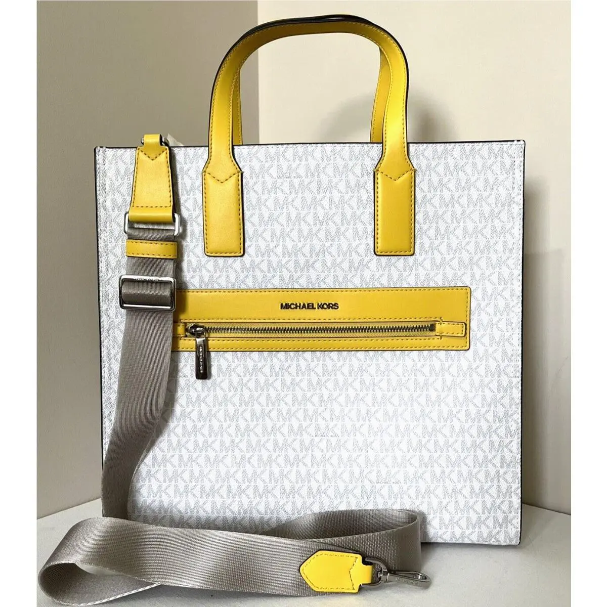 Michael Kors Kenly Large Logo Tote Signature Citrus Multi