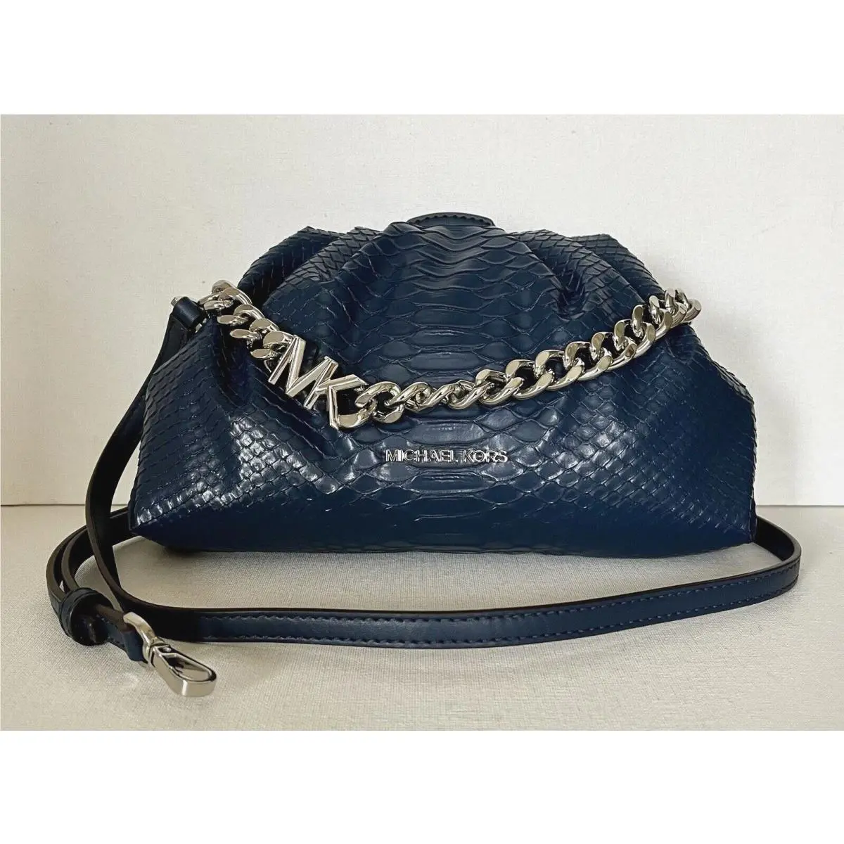 Michael Kors Nola Small Snake Embossed Crossbody Chain Clutch Navy /dust Bag