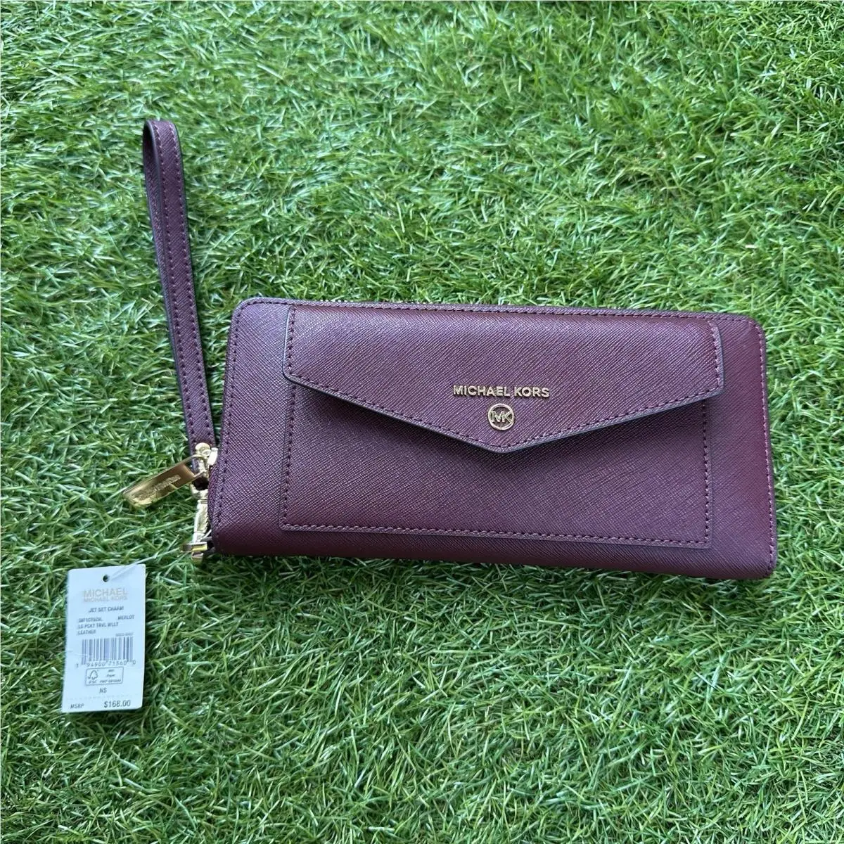 Michael Kors Jet Set Charm Black Leather Large Pocket Travel Wallet Wristlet