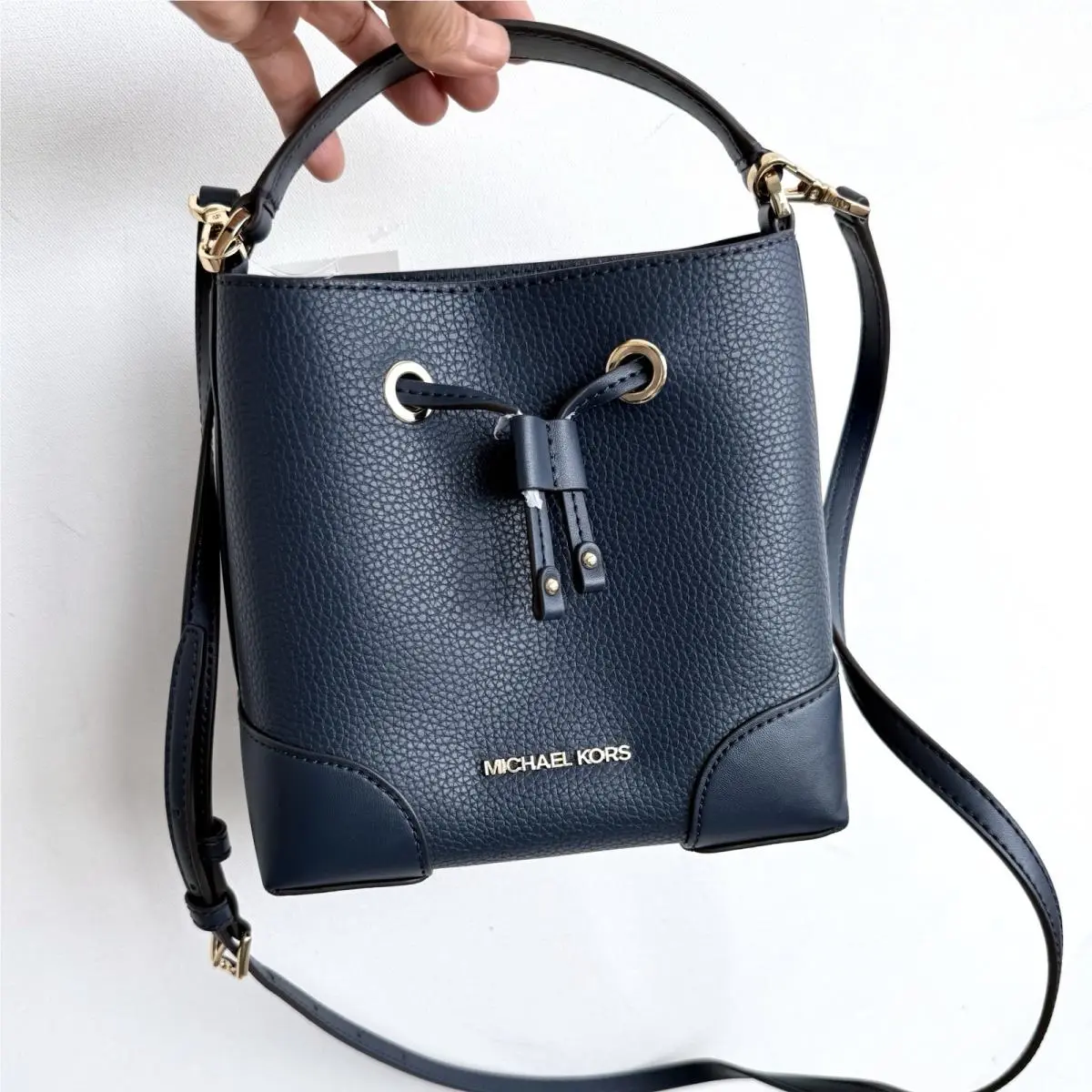 Michael Kors Mercer Small Drawstring Bucket Crossbody Purse Bag Navy Leather