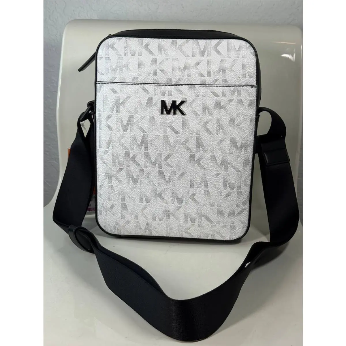 Michael Kors Everett Medium Flight Bag Bright White / Black Crossbody