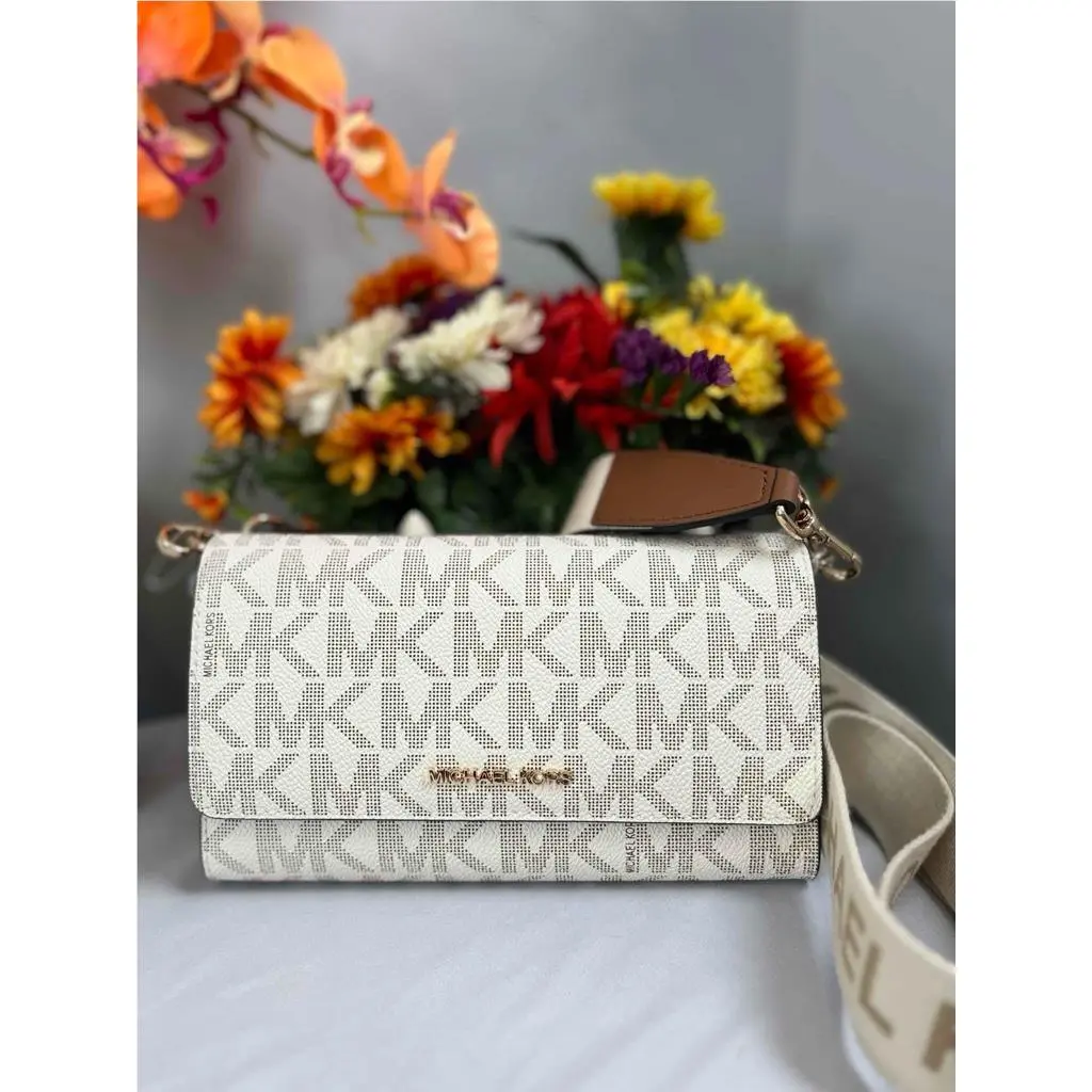 Michael Kors Vanilla Jet Set Monogram Crossbody Wallet w. Guitar Strap