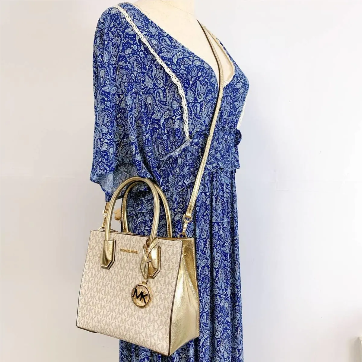 Michael Kors 35H3GM9M2B Mercer Medium Messenger Logo IN PL Gld Multi