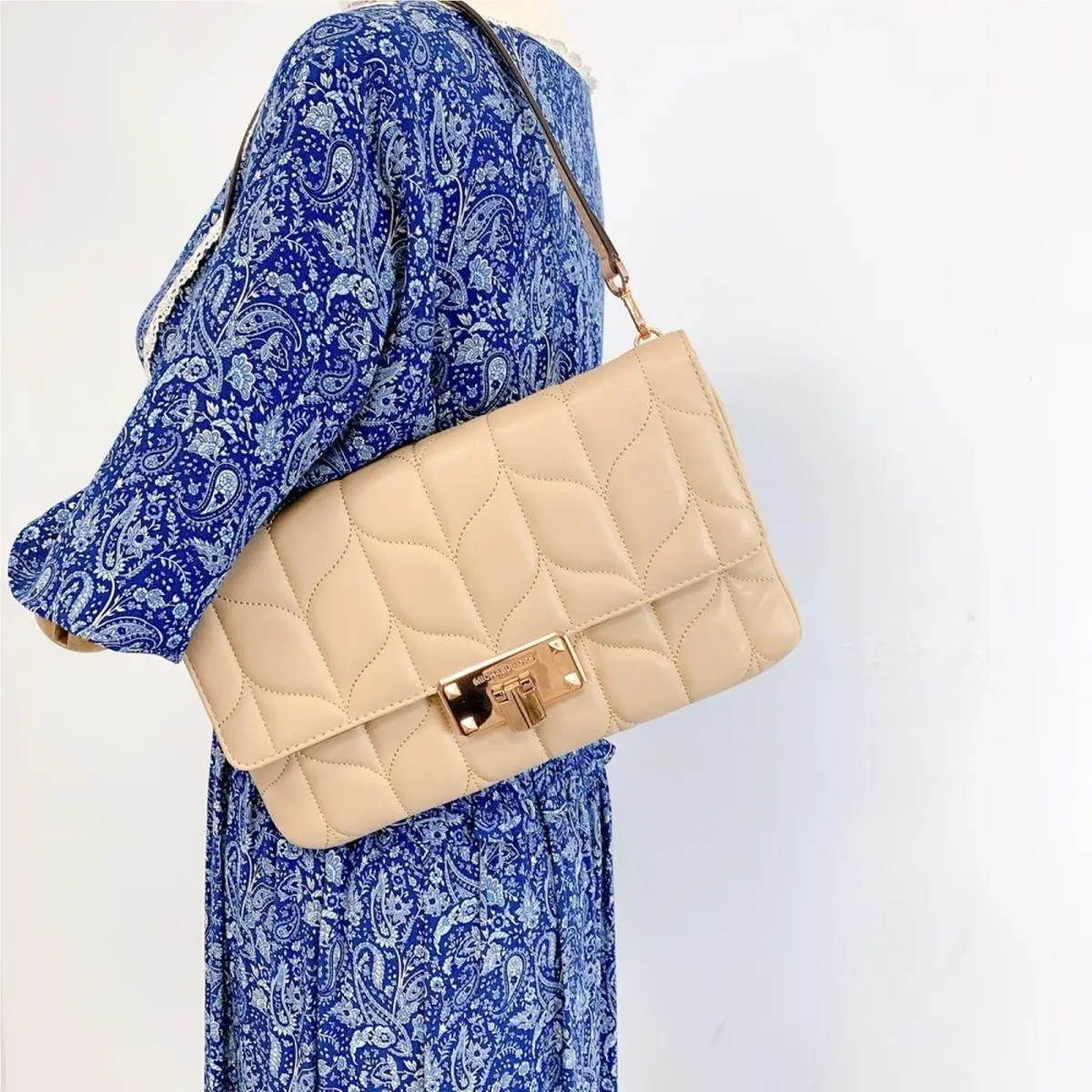 Michael Kors 35S9RP6C3L Large Clutch - Peyton In Oyster