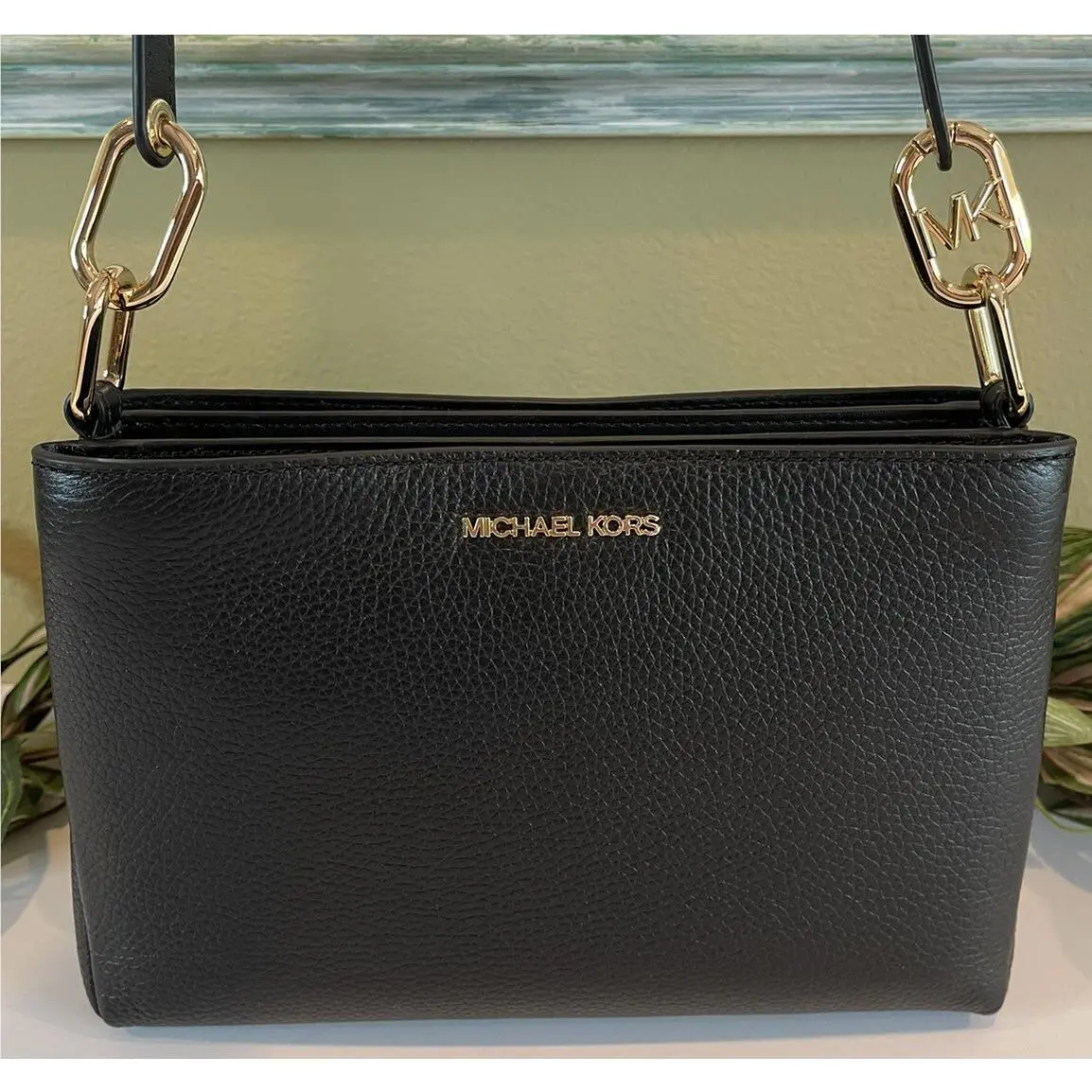Michael Kors Trisha Small Compartment Crossbody Shoulder Bag Black Leather Gold
