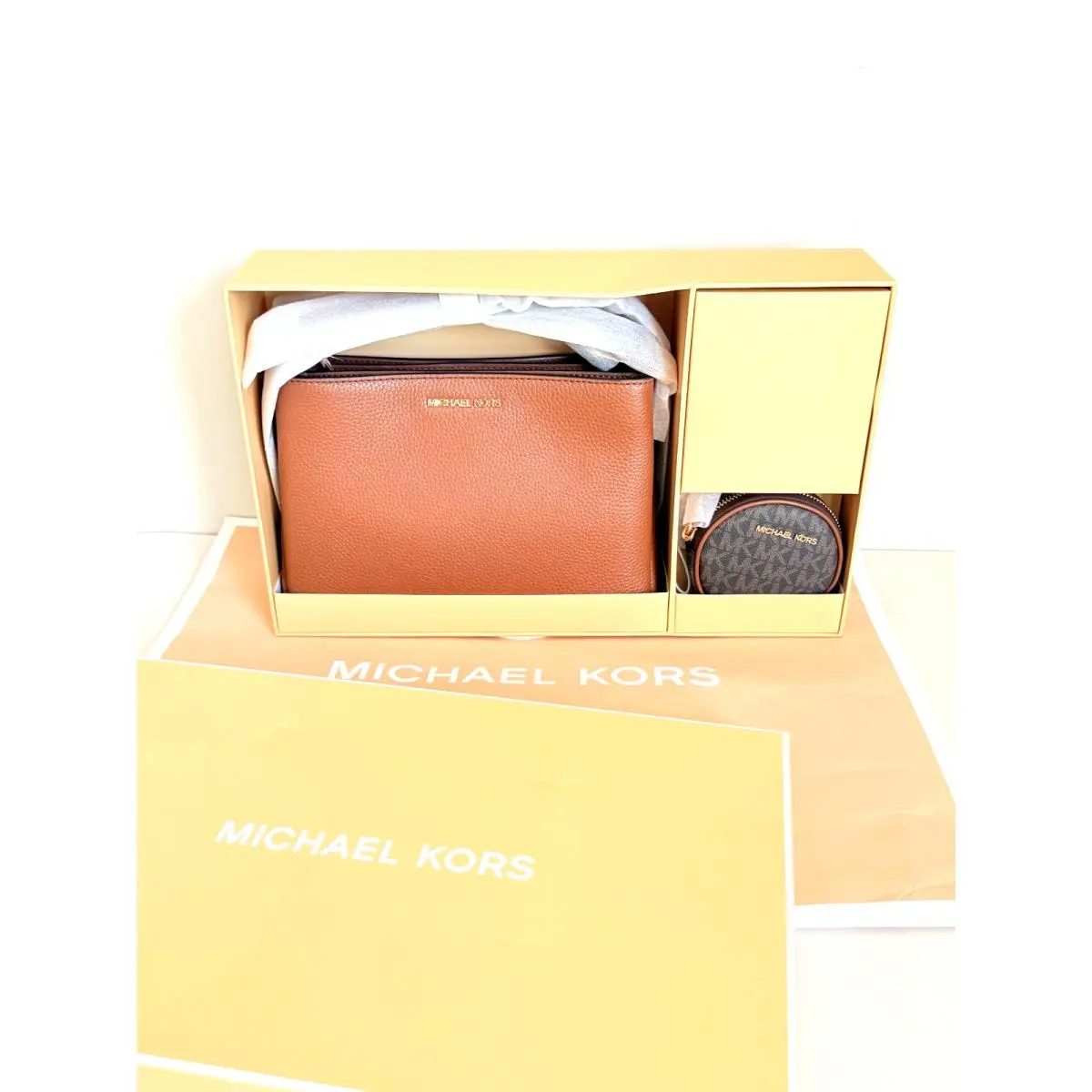 Michael Kors Trisha Medium Leather Crossbody Bag Pouch Gift Set Box
