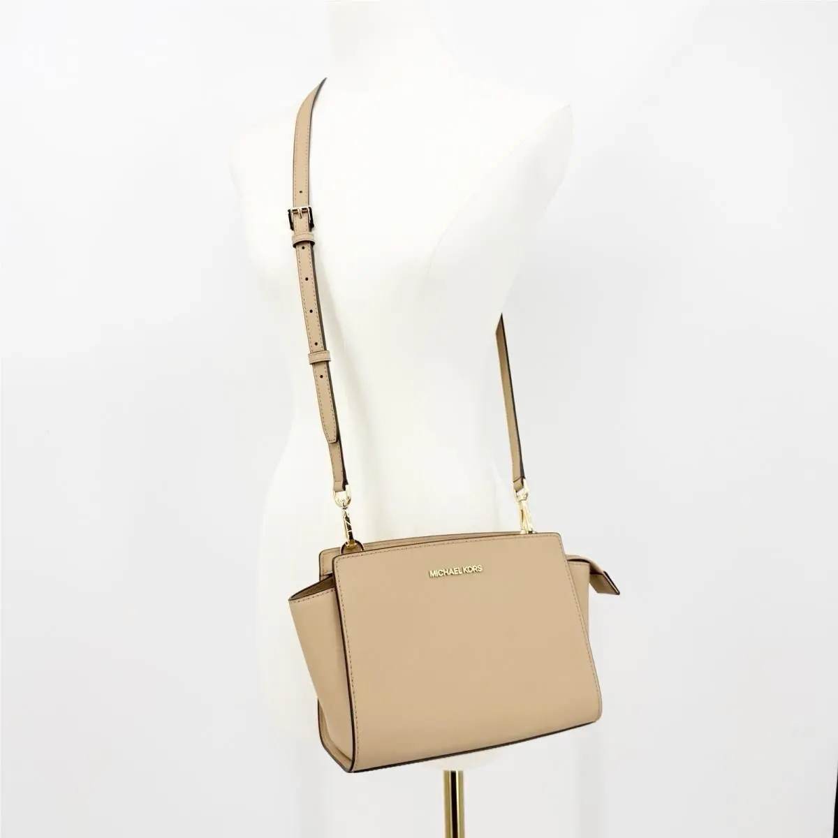 Michael Kors Selma Medium Messenger Camel Leather Crossbody Bag Minimalist Chic