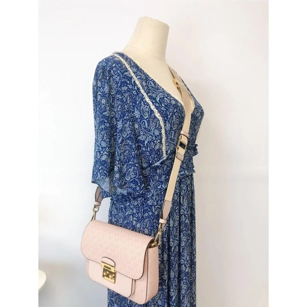 Michael Kors 35T2GS9M2B Sloan Editor Medium Logo Messenger Bag In Powder Blush