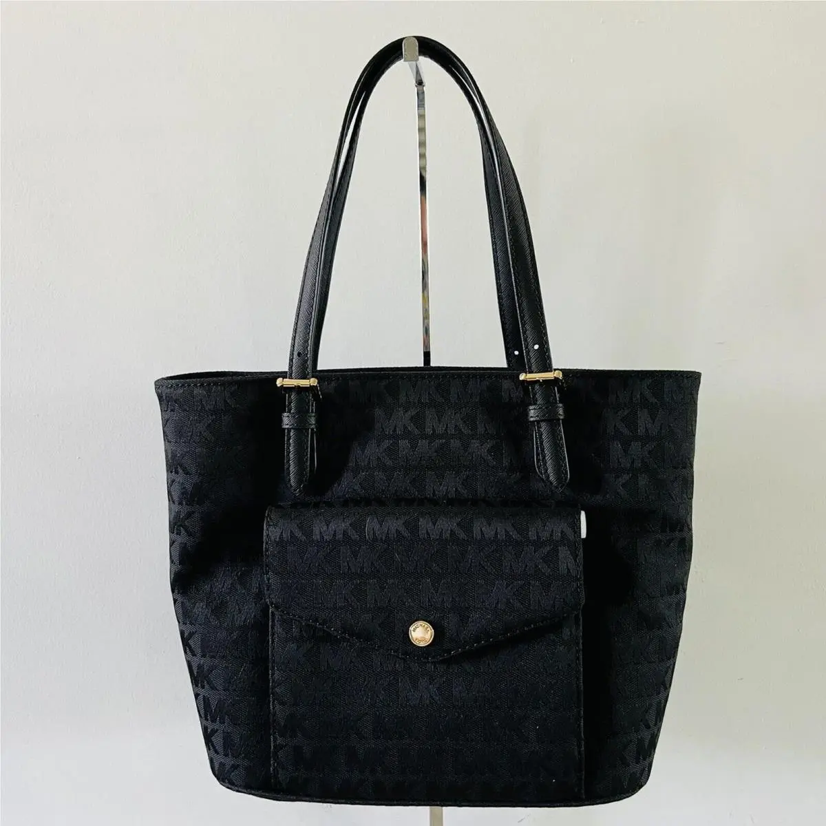 Michael Kors Jet Set Item Solid Black Medium Pocket Multi Function Tote Bag