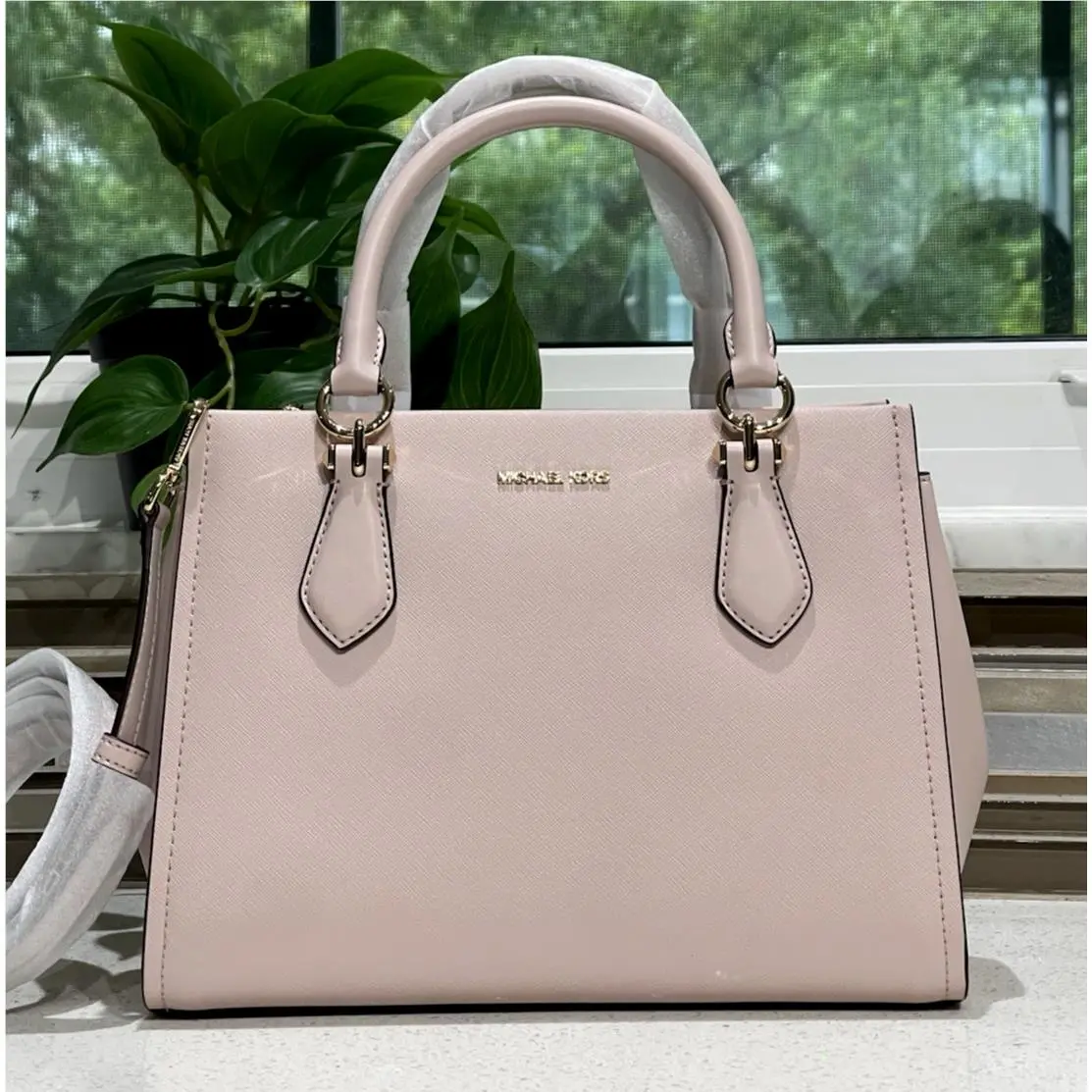 Michael Kors Marilyn Medium Satchel Shoulder Bag MK Tote Blush Pink Leather Gold