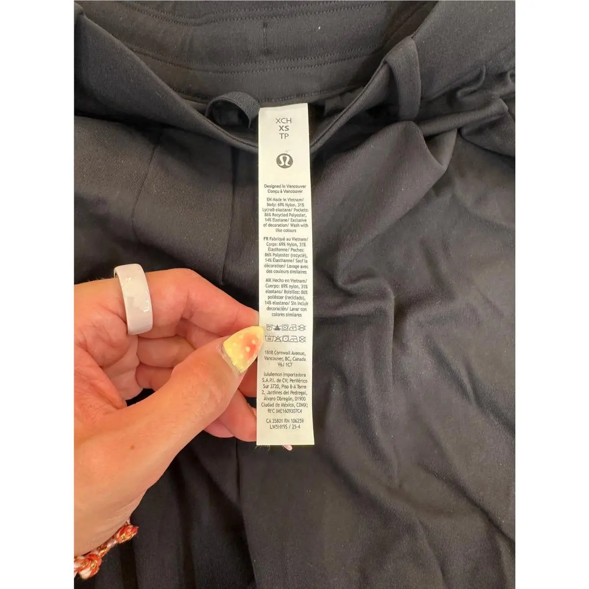 Lululemon clothing - Black 3