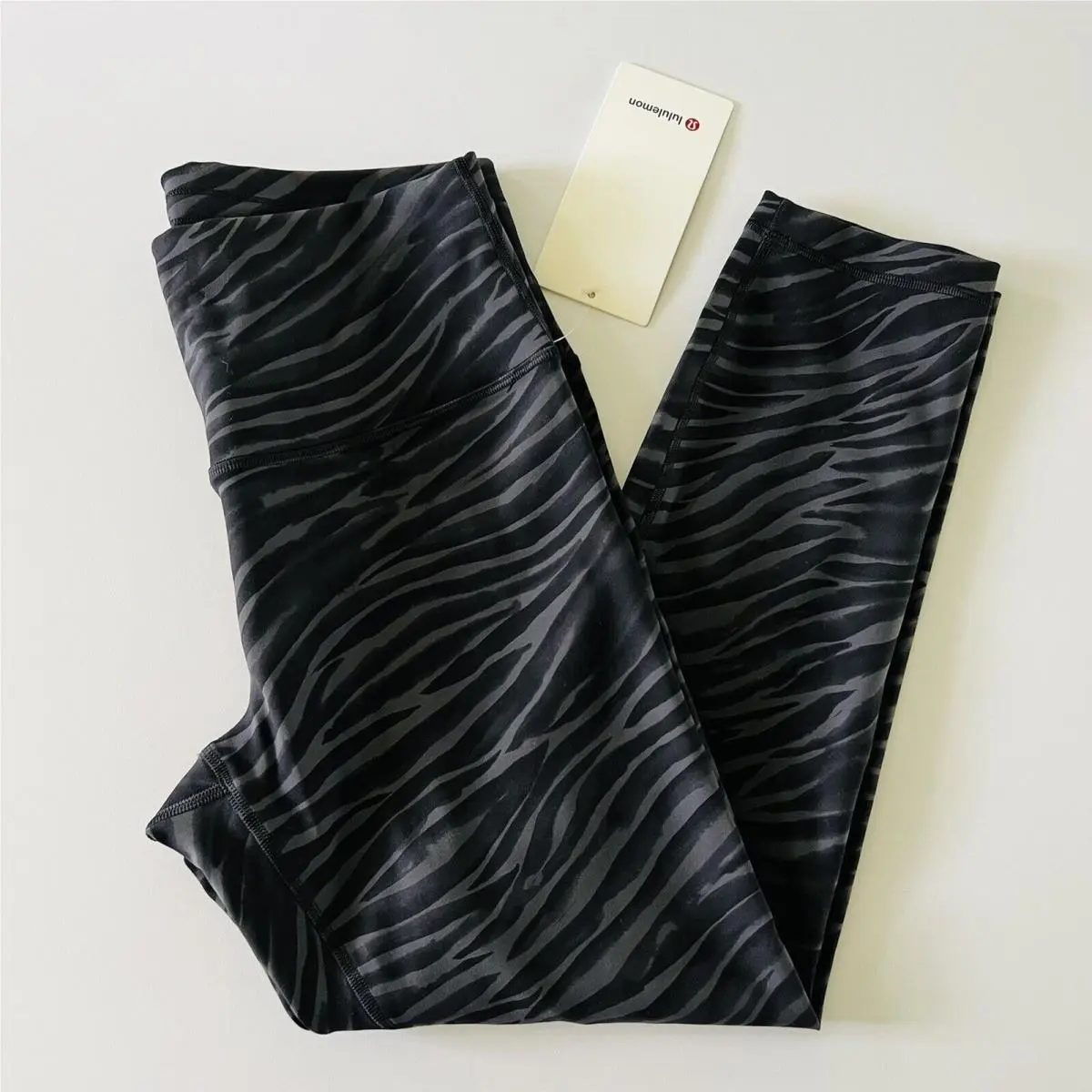 Lululemon Athletica Le Tigre Camo Coal Wunder Train HR Crop 23 Leggings - US 10