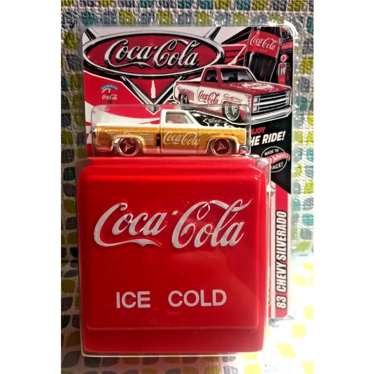Hot Wheels 2026 Custom Made Coca-cola 83 Chevy Silverado